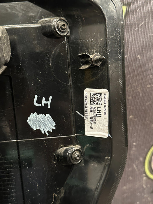 2024 FORD F250 F350 SUPER DUTY DRIVER LEFT HALOGEN TAIL LIGHT OEM