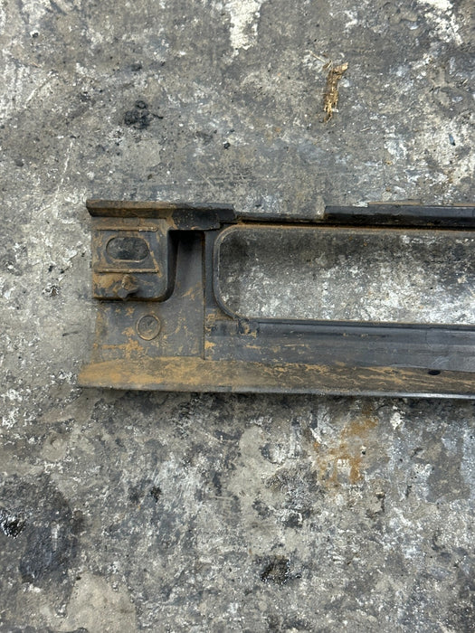 2014 AUDI R8 OEM REAR LEFT ROCKER PANEL MOLDING BRACKET 420 853 923 ~CRACK~