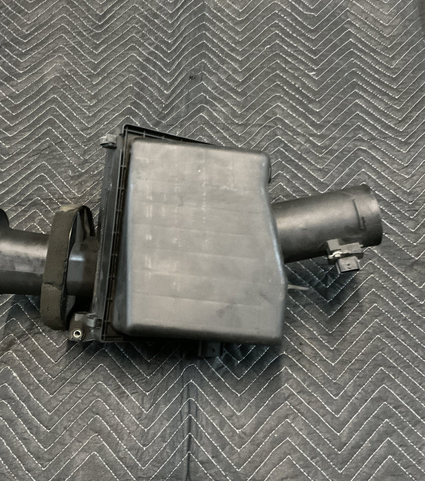 2010 NISSAN TITAN XD AIR CLEANER BOX W/O FILTER OEM Nissan ZE00B