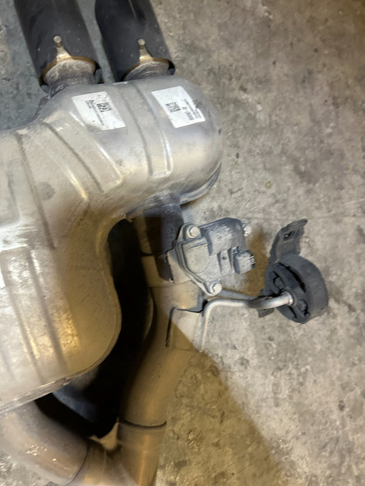 2020 BMW M4 F82 EXHAUST MUFFLER & CENTER PIPE