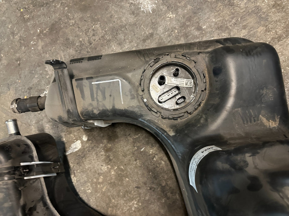 2021 AUDI R8 LEFT RIGHT FUEL TANKS PAIR OEM 4T7 201 021 4S7 201 022