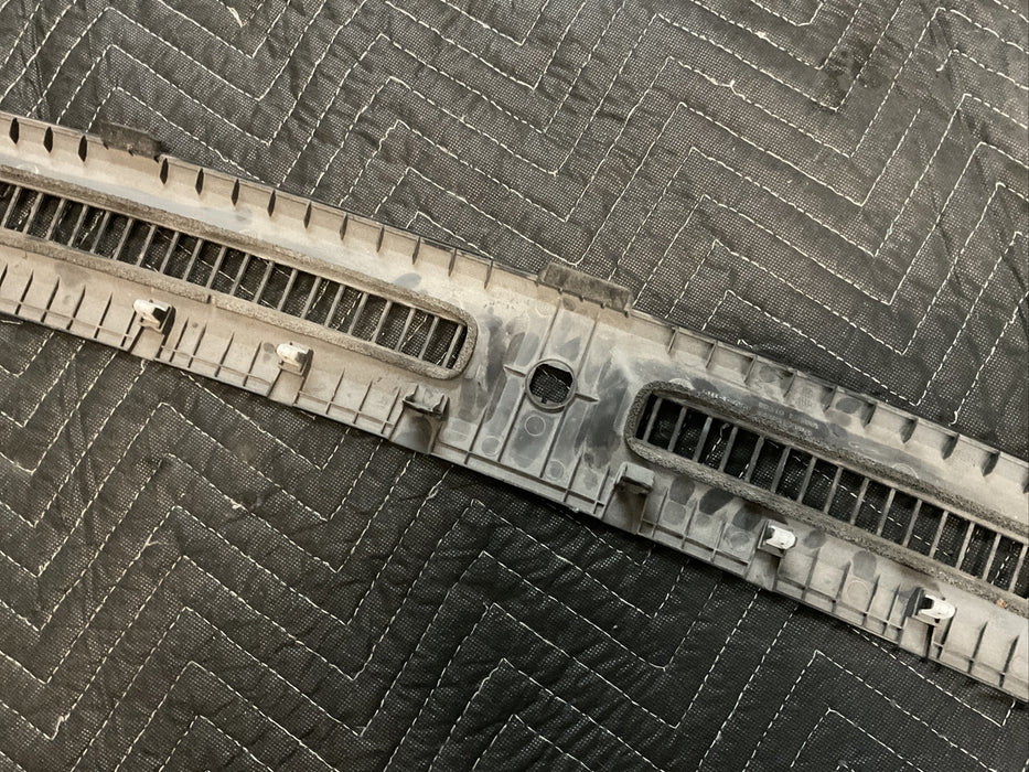 2017 NISSAN TITAN DEFROSTER GRILLE GARNISH INSTRUMENT OEM 68310-EZ00A
