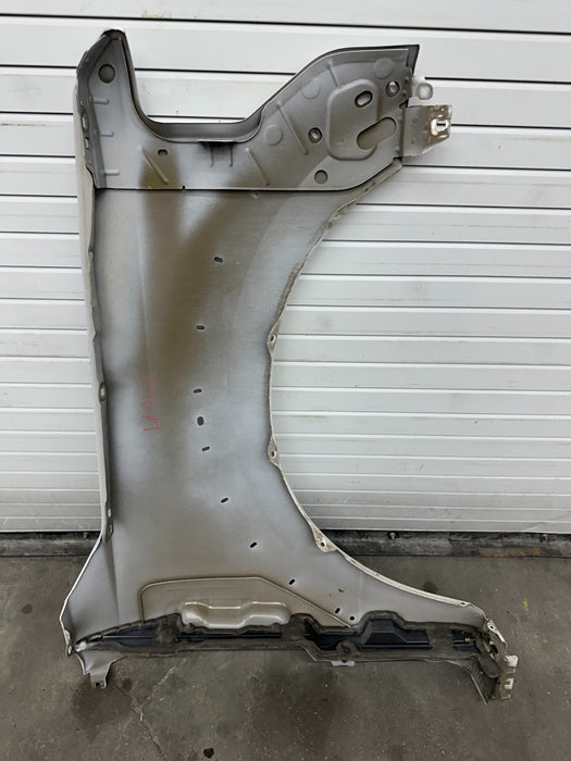 2017-2019 FORD F450 LEFT FENDER OEM TRI COAT WHITE (UG) *LOCAL PICKUP* *WEAR 6-7
