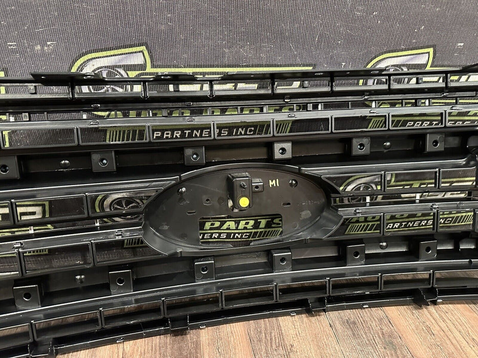 2020 2021 2022 FORD F250 F350 PLATINUM CHROME GRILLE GRILL OEM ~BROKEN TAB~