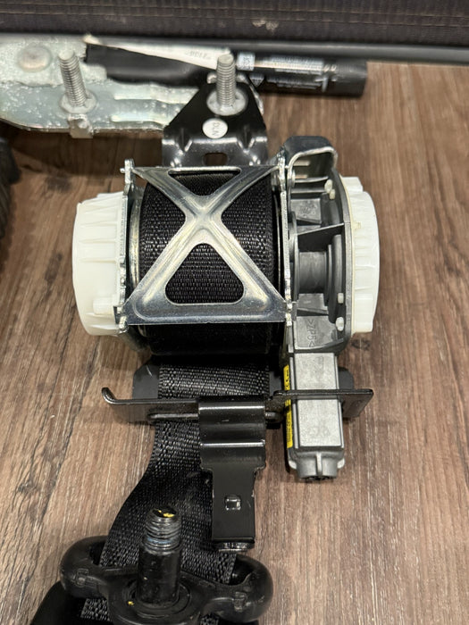 2017-2019 FORD F250 F350 F450 PLATINUM FRONT LEFT RIGHT SEATBELT PAIR OEM