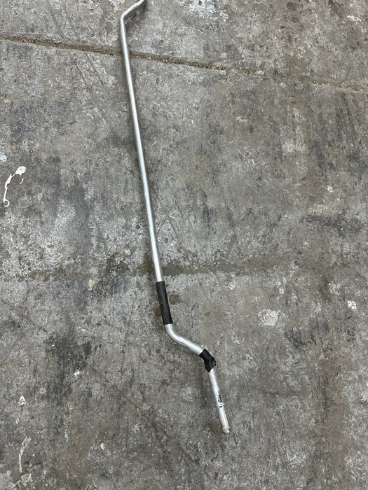 2014 AUDI R8 5.2L V10 CENTER VENT TUBE BREATHER LINE 420 121 465 A