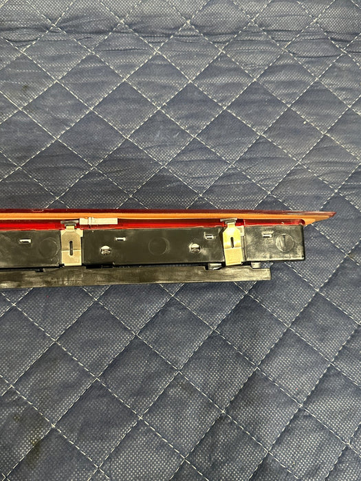 2014 AUDI R8 HIGH MOUNT BRAKE LIGHT LAMP 420 945 097 B OEM