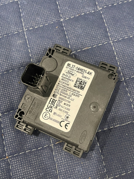 2023-2026 FORD F250 F350 F450 RIGHT LED TAIL LIGHT BLIND SPOT RADAR MODULE OEM