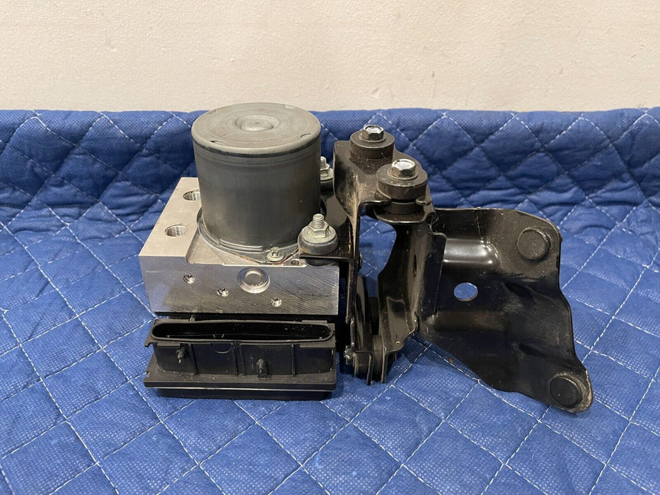 2014 NISSAN 370Z NISMO ABS ANTI LOCK BRAKE ACTUATOR PUMP W BRACKET OEM 44K MILES