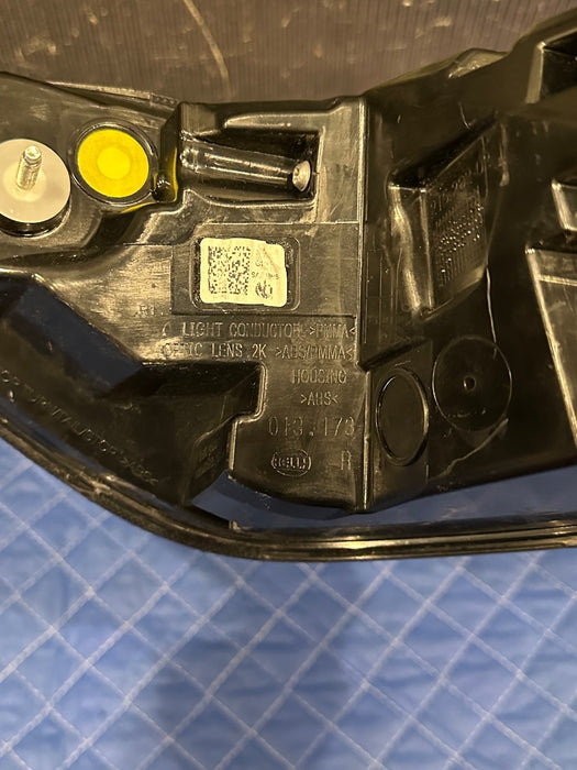 2024 BMW M3 M4 G80 G82 REAR RIGHT OUTER TAIL LIGHT OEM *BROKEN LENS 1,3*