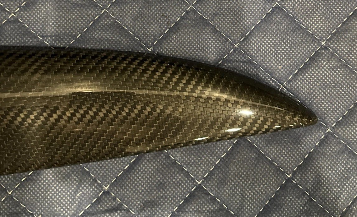 2014 AUDI R8 SPYDER RIGHT CARBON FIBER DOOR PANEL TRIM MOULDING OEM 420 867 410