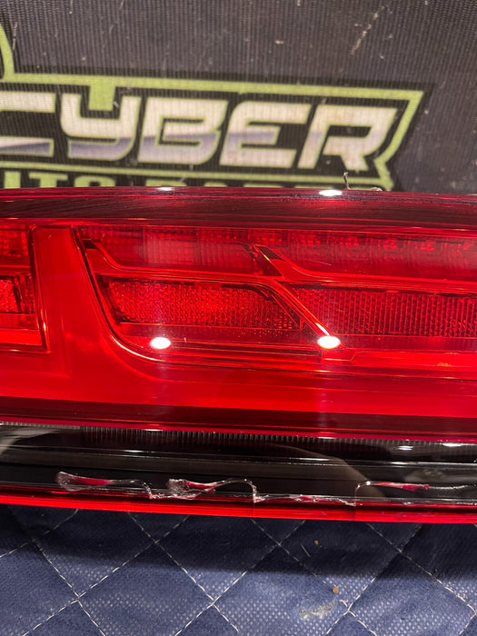 2021 AUDI R8 LEFT DRIVER TAIL LIGHT OEM 4S0 945 096 A ~MINOR CRACK!!!~
