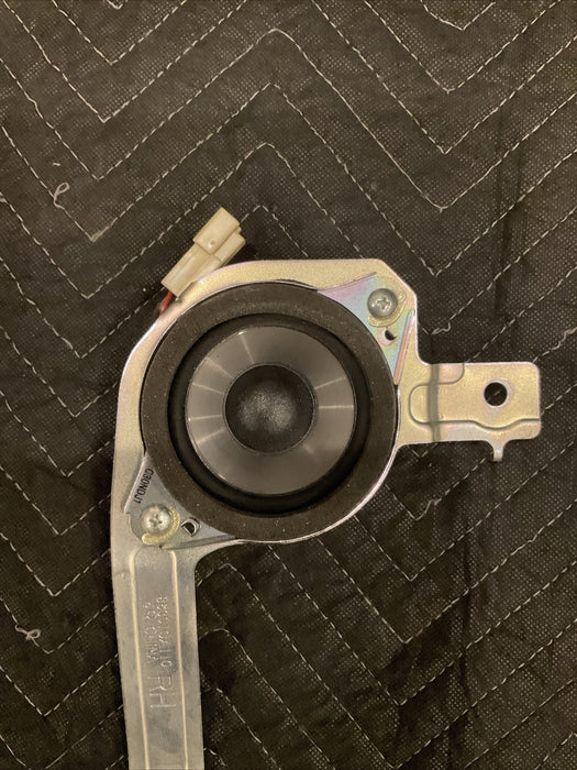 2013-2019 BRZ FRS TOYOTA 86 REAR RIGHT QUARTER PANEL SPEAKER OEM