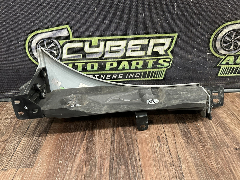 2017-18 AUDI R8 SPYDER WHITE DRIVER LEFT FENDER PANEL W FOAM ASSEMBLY OEM