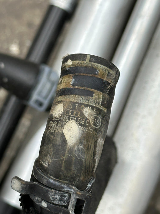 2021 AUDI R8 OEM UNDERBODY CENTER COOLANT PIPE LINE HOSE TUBE 4S0 819 270 D