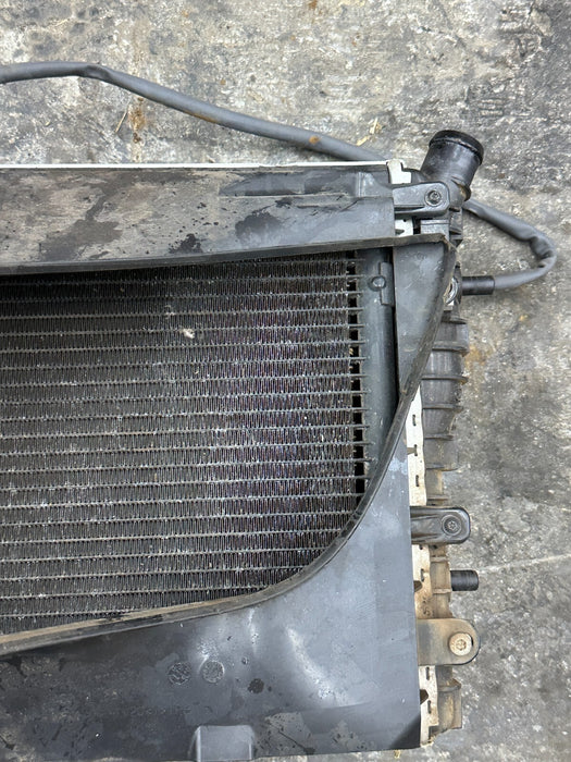 2014 AUDI R8 FRONT DRIVER LEFT RADIATOR 420 121 252 420121252 ASSEMBLY