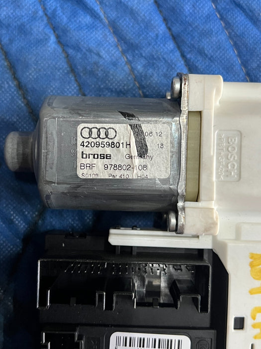 2012 AUDI R8 OEM FRONT LEFT DRIVER LH DOOR  WINDOW GLASS MOTOR 420 959 801