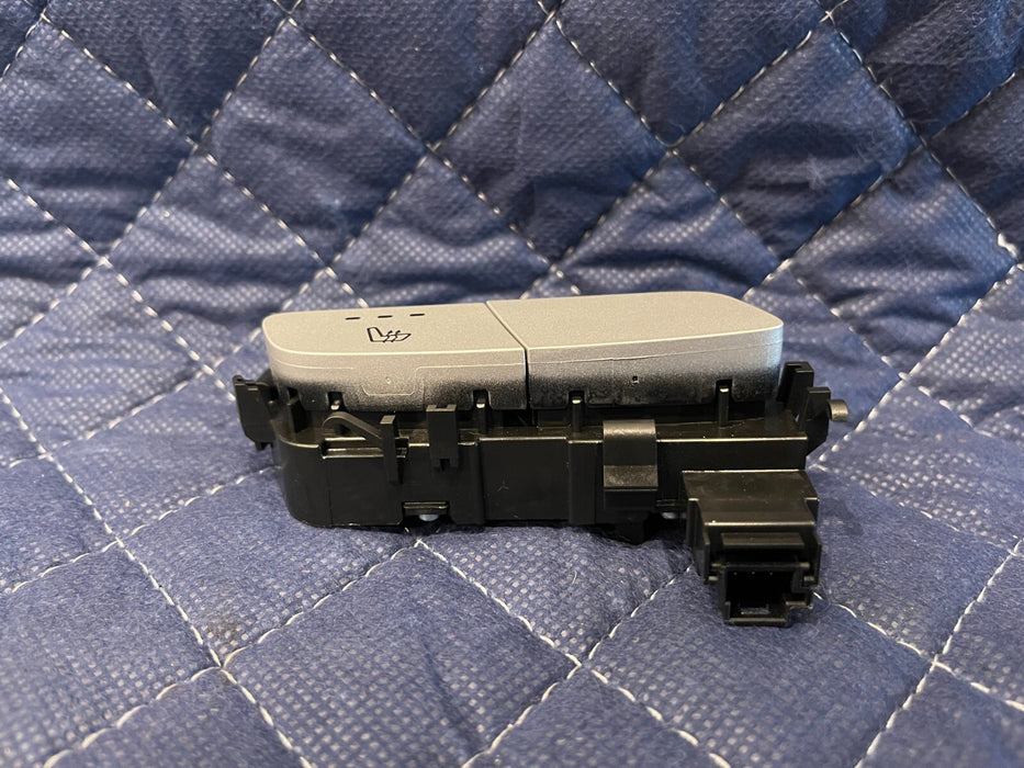 2019 MERCEDES-BENZ E63S AMG REAR DRIVER LEFT SEAT CUSHION HEATER CONTROL SWITCH