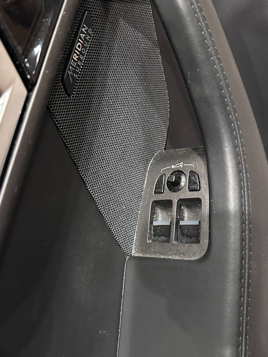 2015 JAGUAR F TYPE FRONT LEFT DOOR PANEL OEM *MINOR FLAWS 9-10*