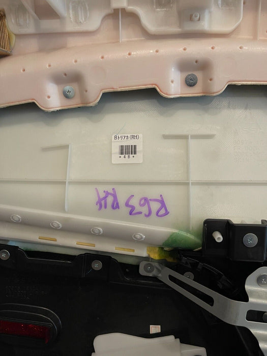2014 NISSAN 370Z NISMO FRONT PASSENGER RIGHT DOOR PANEL OEM *SMALL TEAR *