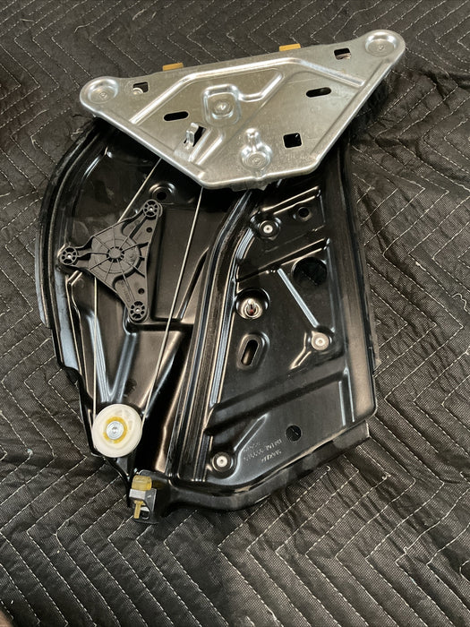 2017 MERCEDES-BENZ C63 AMG A205 REAR RIGHT WINDOW REGULATOR 2056700203