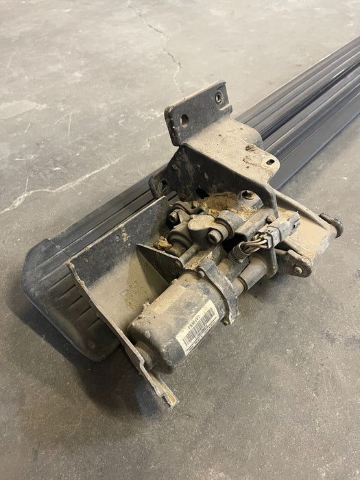 2017-2019 FORD  F350 F450 PASSENGER RIGHT SIDE RUNNING BOARD OEM