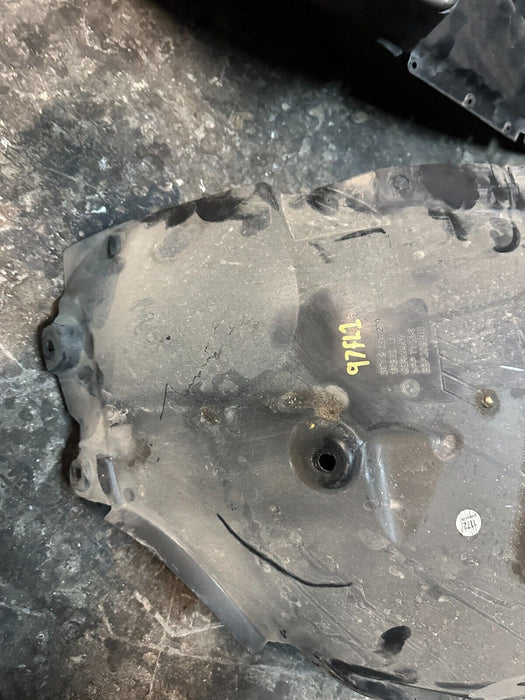 2020 BMW M4 F82 FRONT DRIVER LEFT FENDER LINER SET