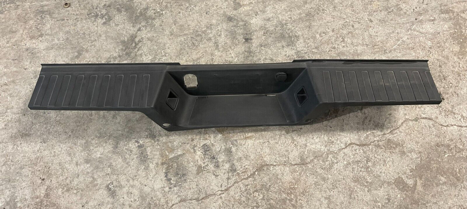 2017 FORD F250 F350 REAR BUMPER CENTER STEP TRIM OEM