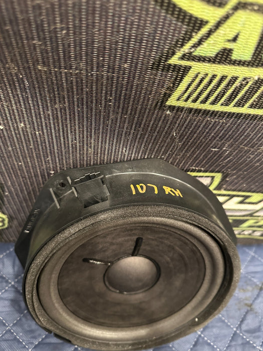 2014 AUDI R8 B&O BANG & OLUFSEN RIGHT DOOR SPEAKER OEM 420 035 415 A
