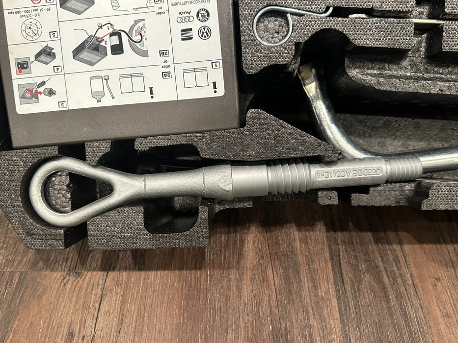 2014 AUDI R8 TOOL JACK CARRIER OEM 420 864 501