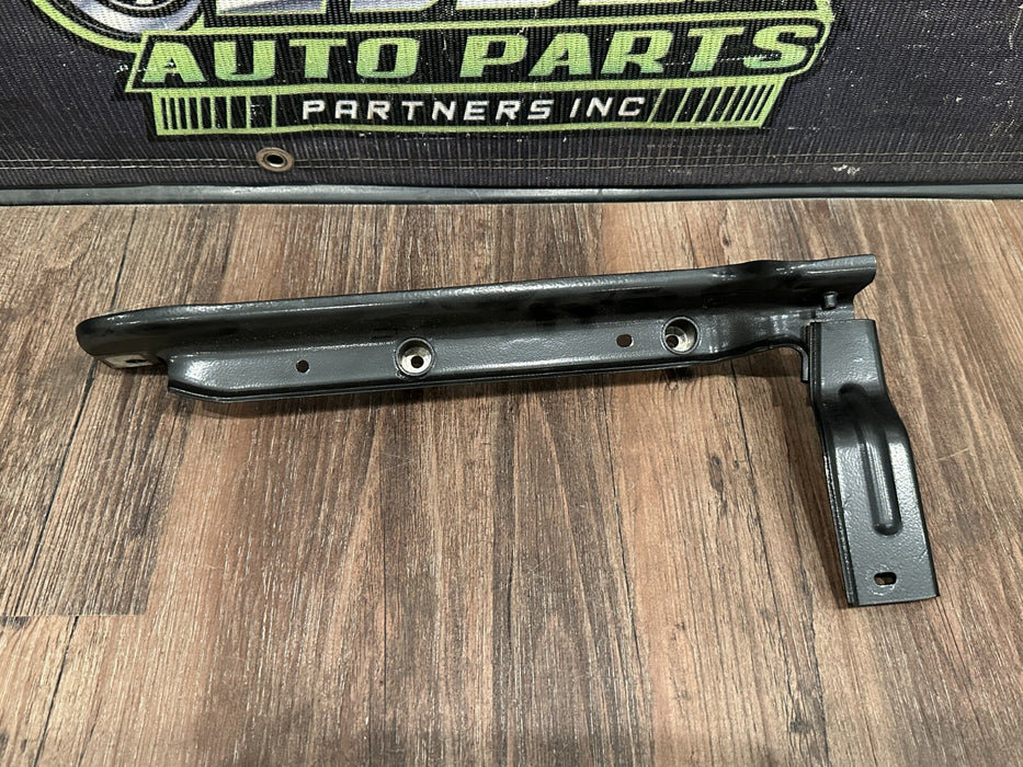 2021 AUDI R8 MOUNT SUPPORT BRACKET OEM 4S1 880 994