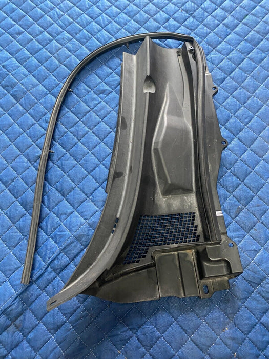 2017-2019 NISSAN 370Z PASSENGER WINDSHIELD COWL VENT 66862-1EA0A