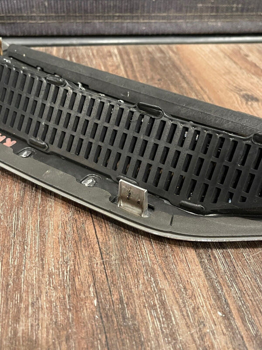 2017-2019 FORD F450 LARIAT PASSENGER RIGHT FENDER EMBLEM BADGE OEM HC3B45000A