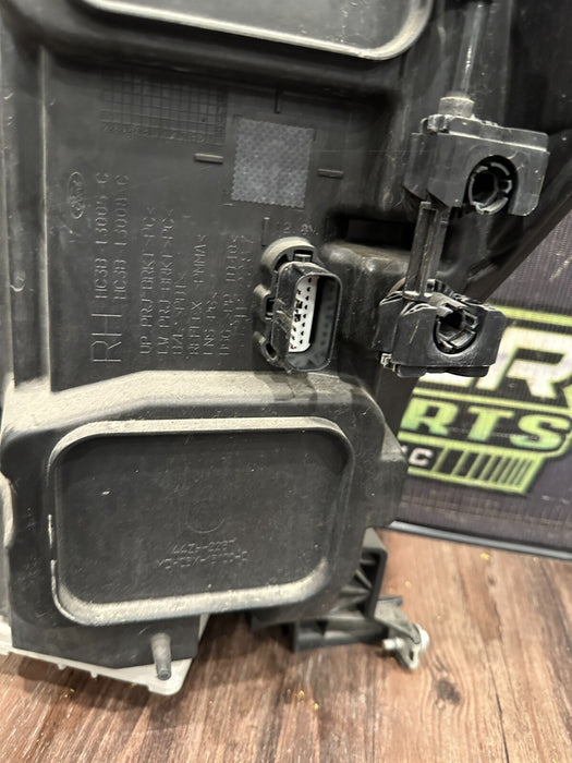 2017 2019 FORD F250 F350 F450 RIGHT PASSENGER HEADLIGHT T LED OEM W/ MODULE