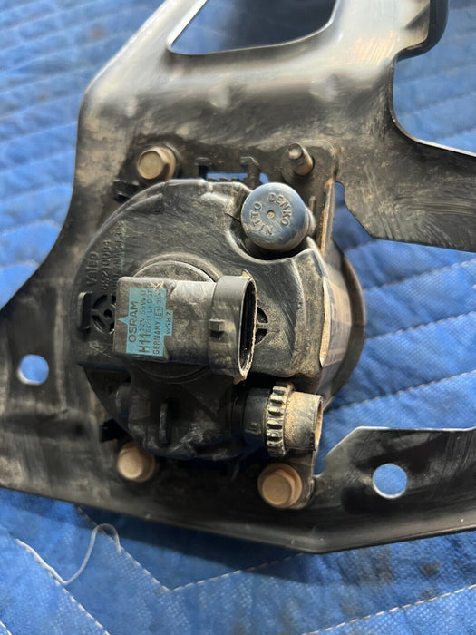 2016 NISSAN TITAN XD INNER FRONT LEFT DRIVER BUMPER BRACKET W/ FOGLIGHT OEM