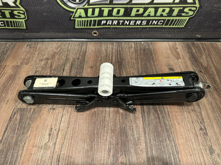 2021 AUDI R8 SPART TIRE JACK W CARRIER OEM 4S0 011 031 / 4S0 011 031 B