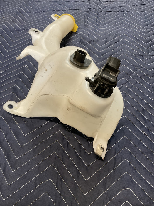 2018 CHALLENGER HELLCAT WINDSHIELD WIPER FLUID RESERVOIR OEM 2015-2021