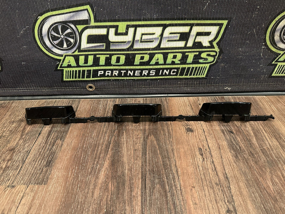 2024 FORD F350 GRILLE RIGHT TRIM OEM PC3B-8200 / PC3B-8200-D