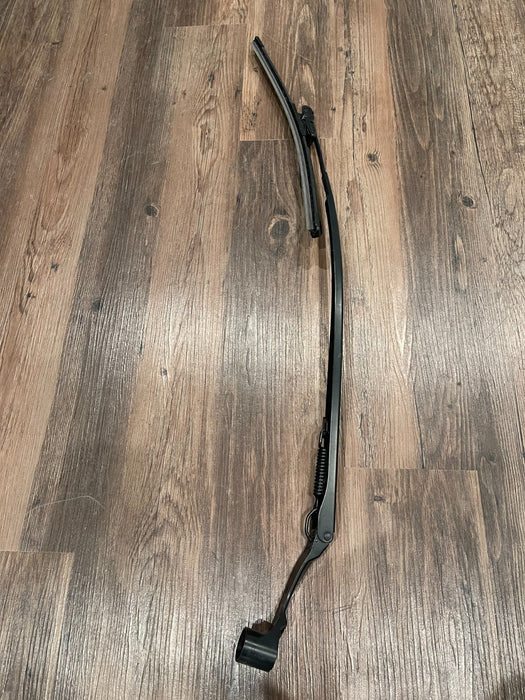 2017 INFINITI Q50 RED SPORT FRONT LEFT & RIGHT WINDSHIELD WIPERS OEM