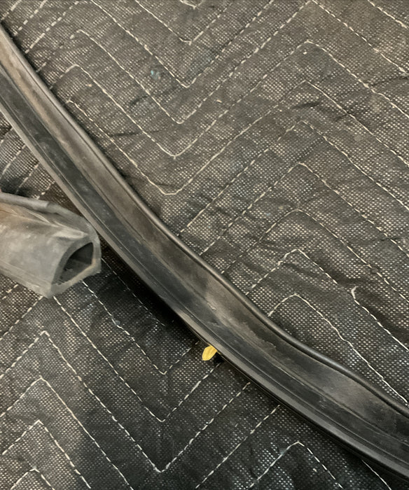 2018 2019 2020 FORD F250 F350 F450 LOWER CAB WEATHER DOOR SEAL STRIP OEM