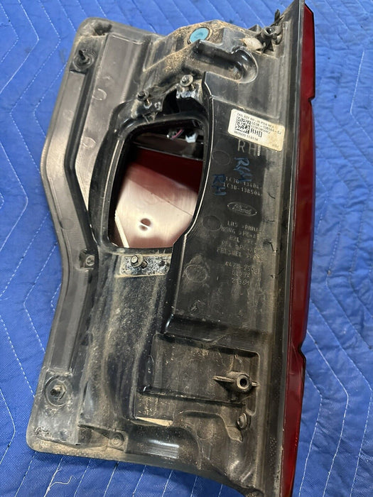 2020-2022 FORD F250 F350 F450 RIGHT LED TAIL LIGHT OEM *CHIPPED* NO MODULE