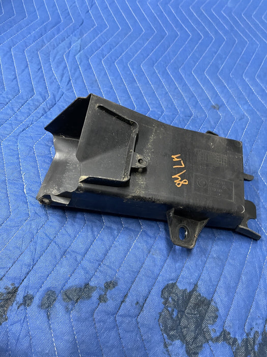 2011 BMW 550i F10 5 SERIES OEM LEFT DRIVER BRAKE COOLING AIR DUCT 7200797