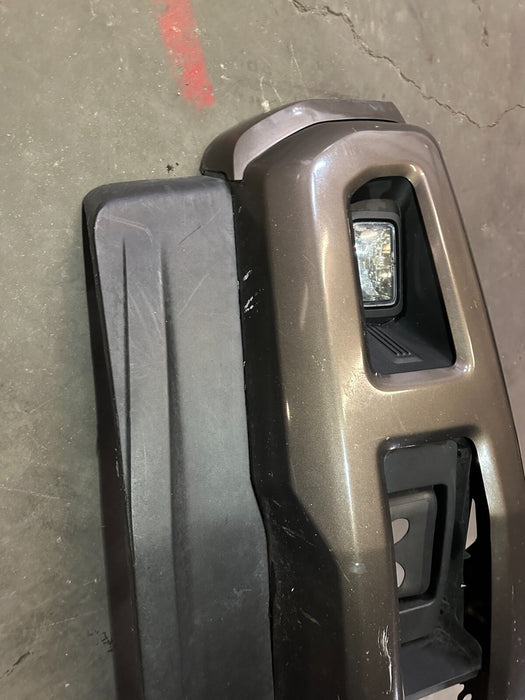 2017-2019 FORD F450 FRONT BUMPER ASSEMBLY OEM (READ/ MINOR DENTS/SCRATCHES)