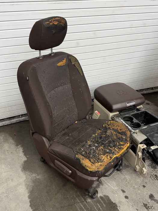 2015 RAM 2500 SLT FRONT SEATS PAIR LEFT RIGHT CENTER CONSOLE OEM CLOTH *BURN*
