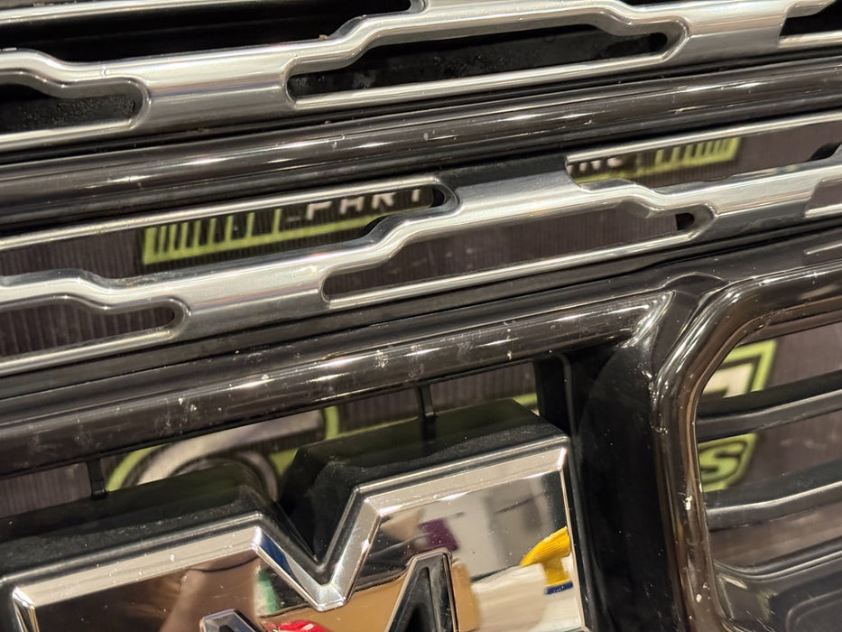 2022 DODGE RAM 2500 CHROME GRILLE WITH CAMERA OEM *MINOR WEAR 12-15*
