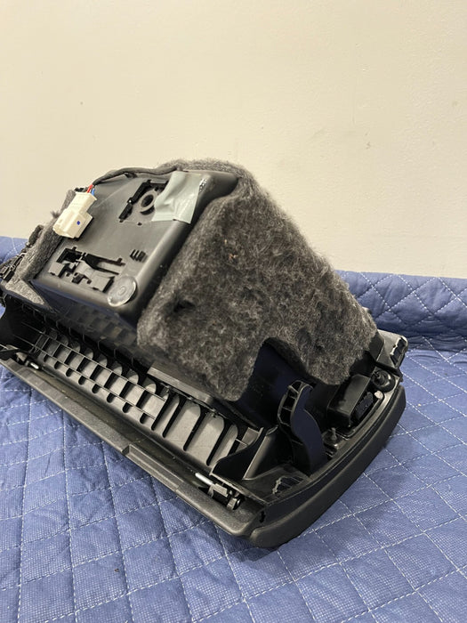 2019 MERCEDES BENZ E63S AMG FRONT DASH GLOVE BOX STORAGE COMPARTMENT OEM