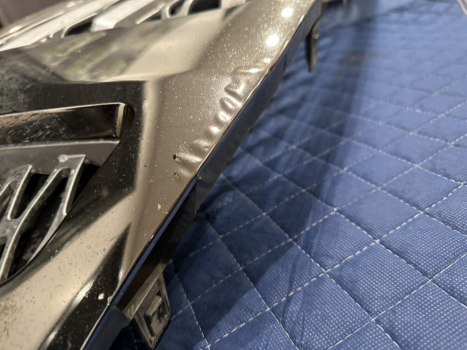 2019 NISSAN TITAN XD CREW FRONT CHROME GRILLE ASSEMBLY W/ CAMERA *MINOR FLAW*