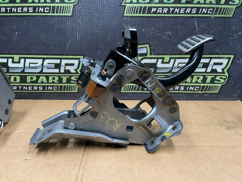 2017 NISSAN 370Z NISMO ~6SP MANUAL~ BRAKE CLUTCH GAS PEDAL OEM 2009-2020