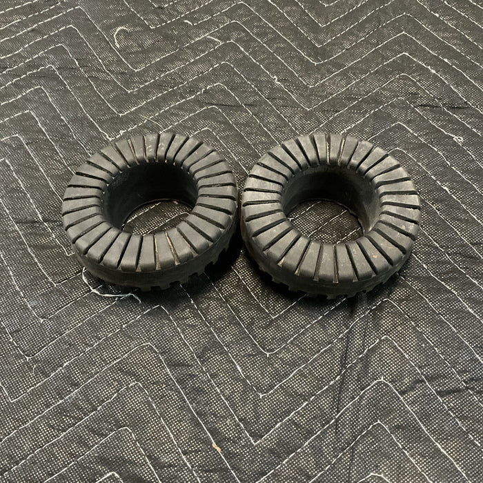 2015 DODGE HELLCAT REAR UPPER COIL SPRING RUBBER CAP MOUNT ISOLATOR SET OEM