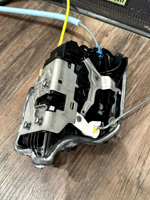 2020 BMW M8 COMP F93 FRONT RIGHT DOOR LOCK LATCH ACTUATOR MOTOR OEM 51217477702